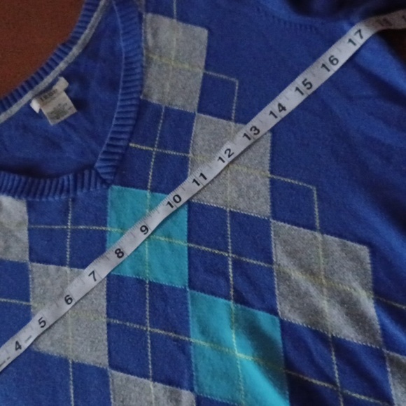 💙🌺Izod Blue and Gray Knit Sweater - Picture 4 of 5